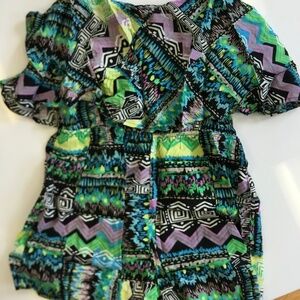 FOREVER 21 PRINTED ROMPER SIZE MEDIUM